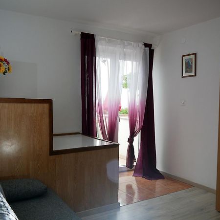 Apartment Gaga And Nia Krk Town Exterior foto