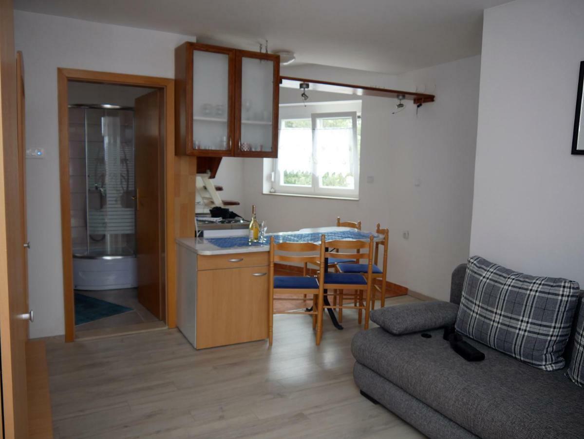 Apartment Gaga And Nia Krk Town Exterior foto